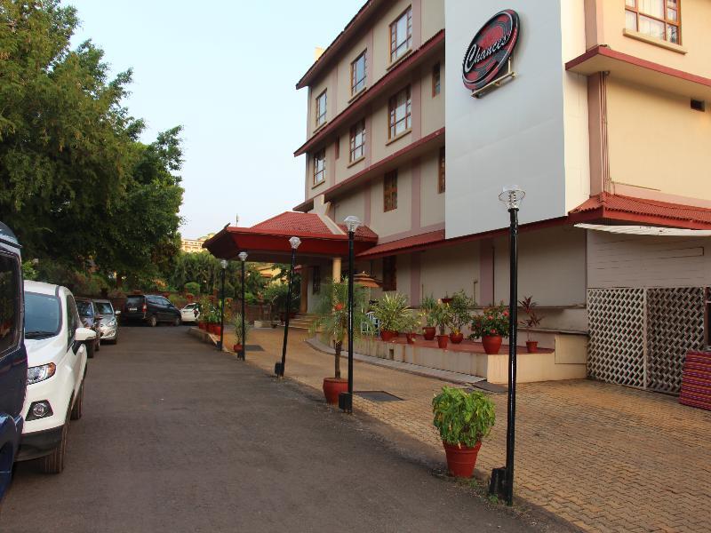 Chances Resort And Casino An Indy Resort Panaji Exterior photo