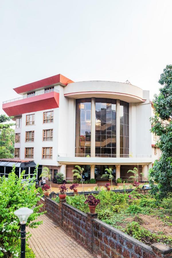 Chances Resort And Casino An Indy Resort Panaji Exterior photo